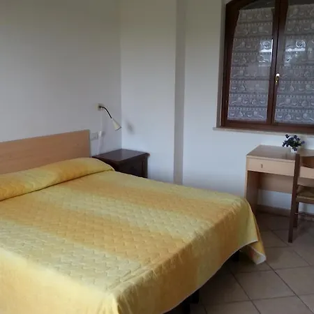 Soggiorno La Primula Siena Camera foto
